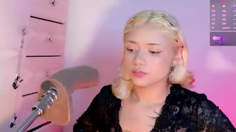 scarlet_gold online show from 04.09.26