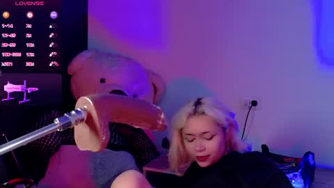 scarlet_gold online show from 06.14.26