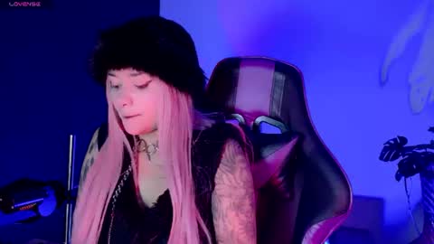 scarlet_gold online show from 06.15.26