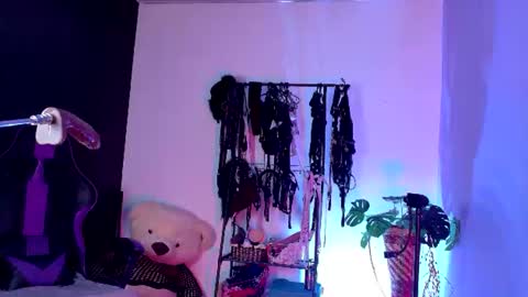 scarlet_gold online show from 07.08.26