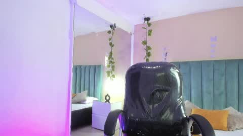 Snapshot of scarlet_pielcanela chatting on 04.13.26 Scarlet online show from 04.13.26