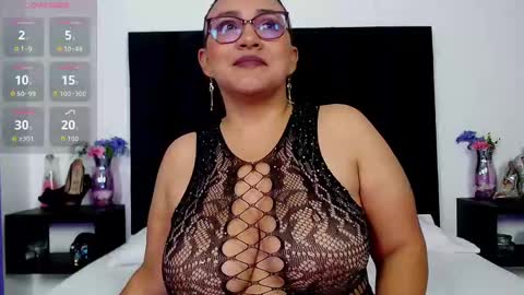 Snapshot of scarlet_ray_ chatting on 09.09.25 Scarlet Ray online show from 09.09.25