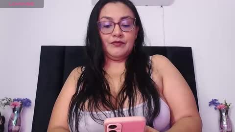 Snapshot of scarlet_ray_ chatting on 10.14.25 Scarlet Ray online show from 10.14.25