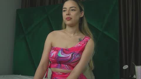 Snapshot of scarletcoles chatting on 10.06.25 Scarlet online show from 10.06.25