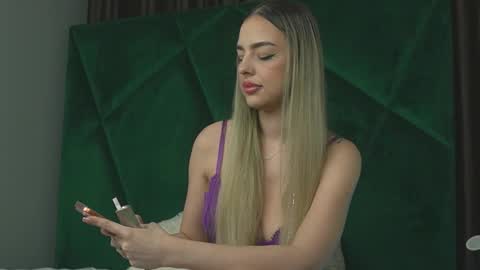 Snapshot of scarletcoles chatting on 10.24.25 Scarlet online show from 10.24.25