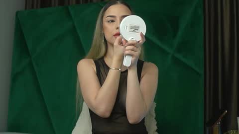 Scarlet online show from 11.18.25