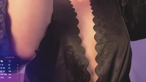 Scarlet  online show from 10.13.25