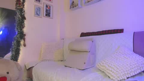 Scarleth... but not Scarleth Johansson. online show from 01.17.25