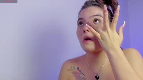 Snapshot of scarleth_owens1 chatting on 12.28.24 online show from 12.28.24