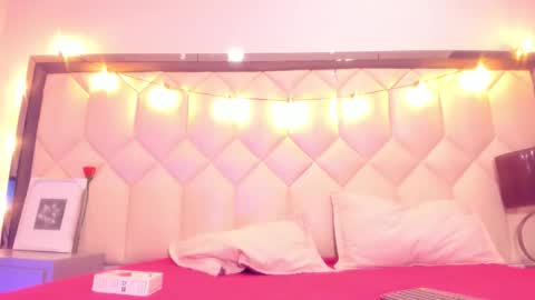 Snapshot of scarlethbigbug chatting on 02.21.26 scarlethbigbug online show from 02.21.26