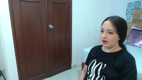 Snapshot of scarletlevis chatting on 10.09.25 scarlet  online show from 10.09.25