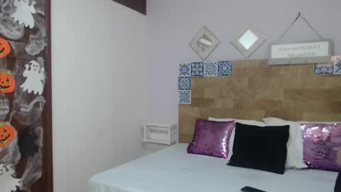 Snapshot of scarletlevis chatting on 10.18.25 scarlet  online show from 10.18.25