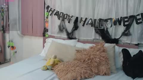 scarlet  online show from 10.31.25