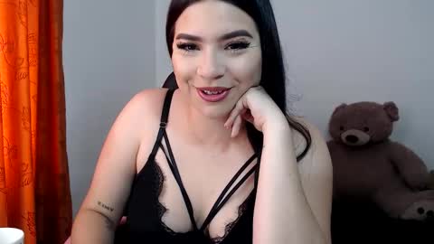 Snapshot of scarletlux_ chatting on 03.25.26 Scarlet online show from 03.25.26