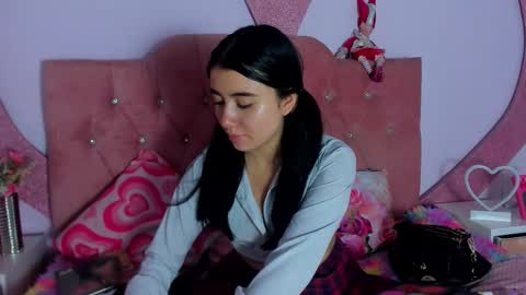 Snapshot of scarletrose7 chatting on 01.10.26 Rose online show from 01.10.26