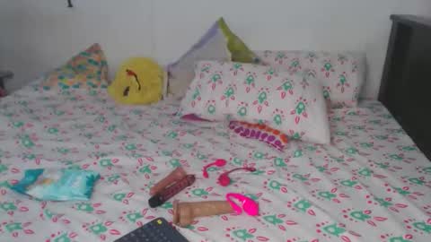 Snapshot of scarlett2310 chatting on 10.08.25 scarlett online show from 10.08.25