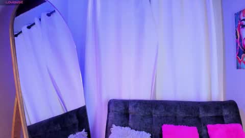 scarlett__durand online show from 10.16.25