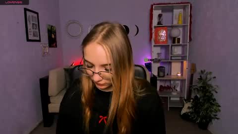 Scarlett online show from 04.21.26