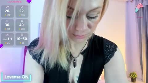 scarlett_blake11 online show from 10.05.25
