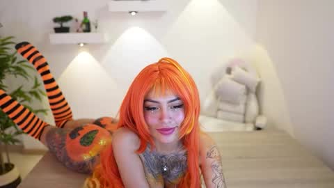 Snapshot of scarlett_collins01 chatting on 11.01.25 Scarlett Collins online show from 11.01.25