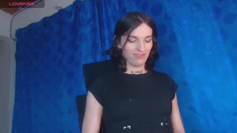Snapshot of scarlett_crastrawberry chatting on 10.24.25 scarlet online show from 10.24.25