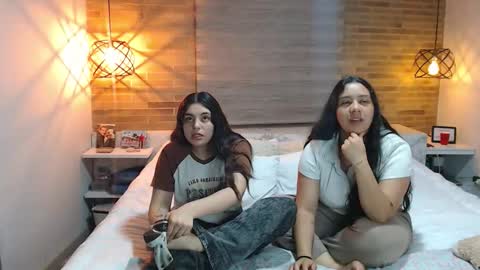 Scarlett and Jazmin online show from 11.14.25