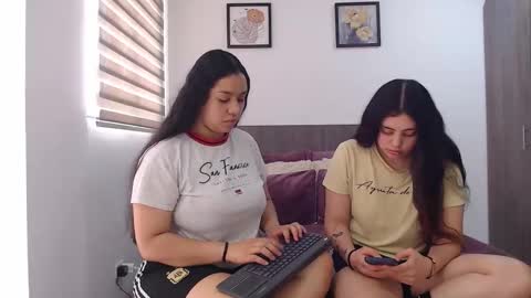 Scarlett and Jazmin online show from 02.11.26