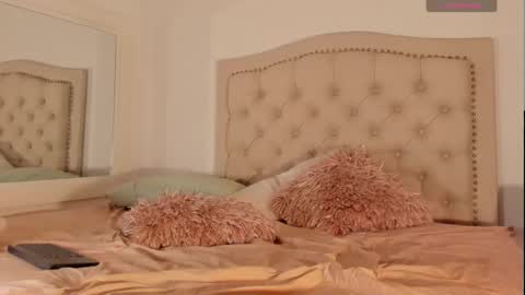 Scarlett Grand online show from 02.10.25