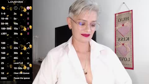 Scarlett online show from 02.10.25