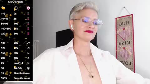 Scarlett online show from 02.11.25