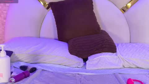 scarlett_sm online show from 10.18.25