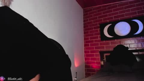 Scarlett  online show from 10.04.25