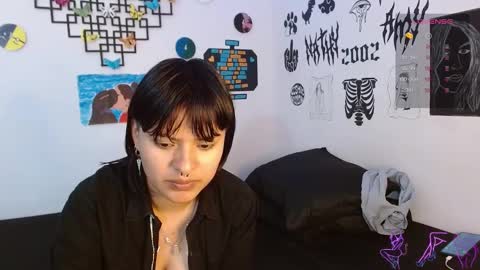 Snapshot of scarlett_yummy chatting on 02.19.25 Amy and Nathy online show from 02.19.25