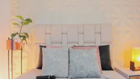     online show from 12.05.25