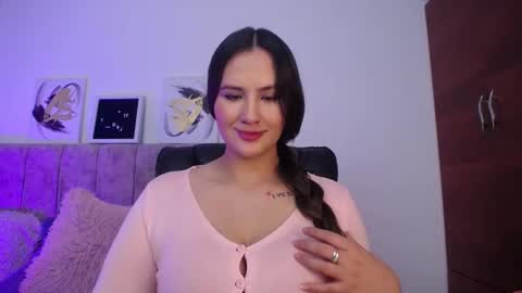 Snapshot of scarlettbrowmn chatting on 01.10.25 Sara online show from 01.10.25