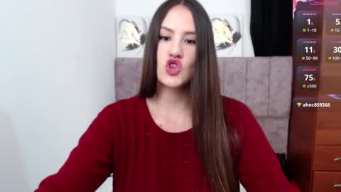 Snapshot of scarlettbrowmn chatting on 09.12.25 Sara online show from 09.12.25