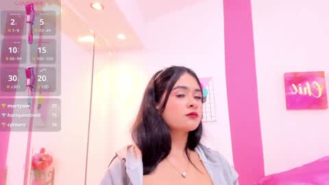 Scarlette  online show from 01.05.25