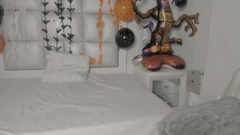 scarlette_js online show from 10.27.25