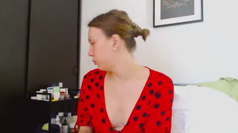 Scarlett online show from 06.18.26