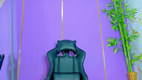 Scarlet online show from 10.13.25