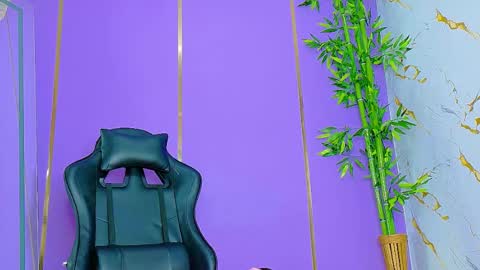 Scarlet online show from 10.15.25