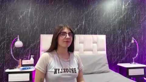 Scarlet online show from 12.17.25