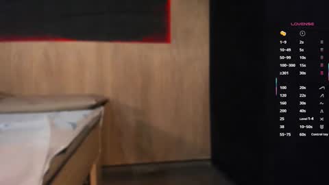 scarlettsinclaiir_ online show from 12.17.25