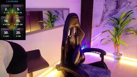 scarlettt_jones online show from 11.13.25