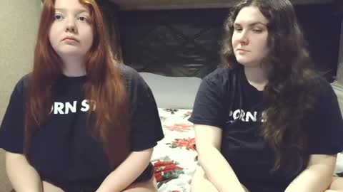 Snapshot of scarletttsinner chatting on 05.17.26 scarletttsinner online show from 05.17.26