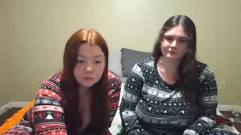 Snapshot of scarletttsinner chatting on 06.18.26 scarletttsinner online show from 06.18.26