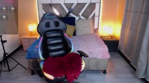 Snapshot of scarllett_bdsm chatting on 12.19.24 Scarllett online show from 12.19.24