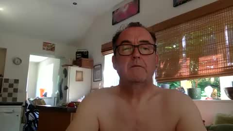 Snapshot of scbiggersballs chatting on 05.27.26 scbiggersballs online show from 05.27.26