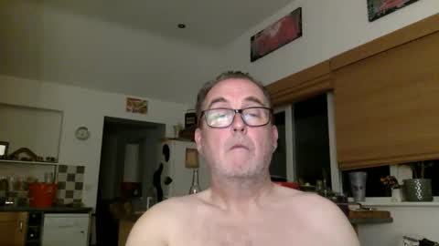 Snapshot of scbiggersballs chatting on 05.28.26 scbiggersballs online show from 05.28.26