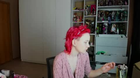 Snapshot of school_love chatting on 04.30.26 Rina online show from 04.30.26